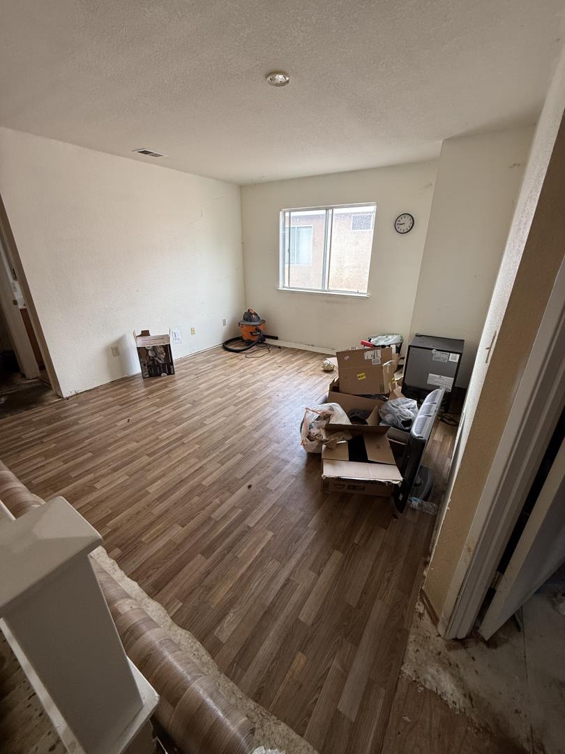 Detail Gallery Image 10 of 15 For 370 Carousel Dr, Vallejo,  CA 94589 - 3 Beds | 2/1 Baths