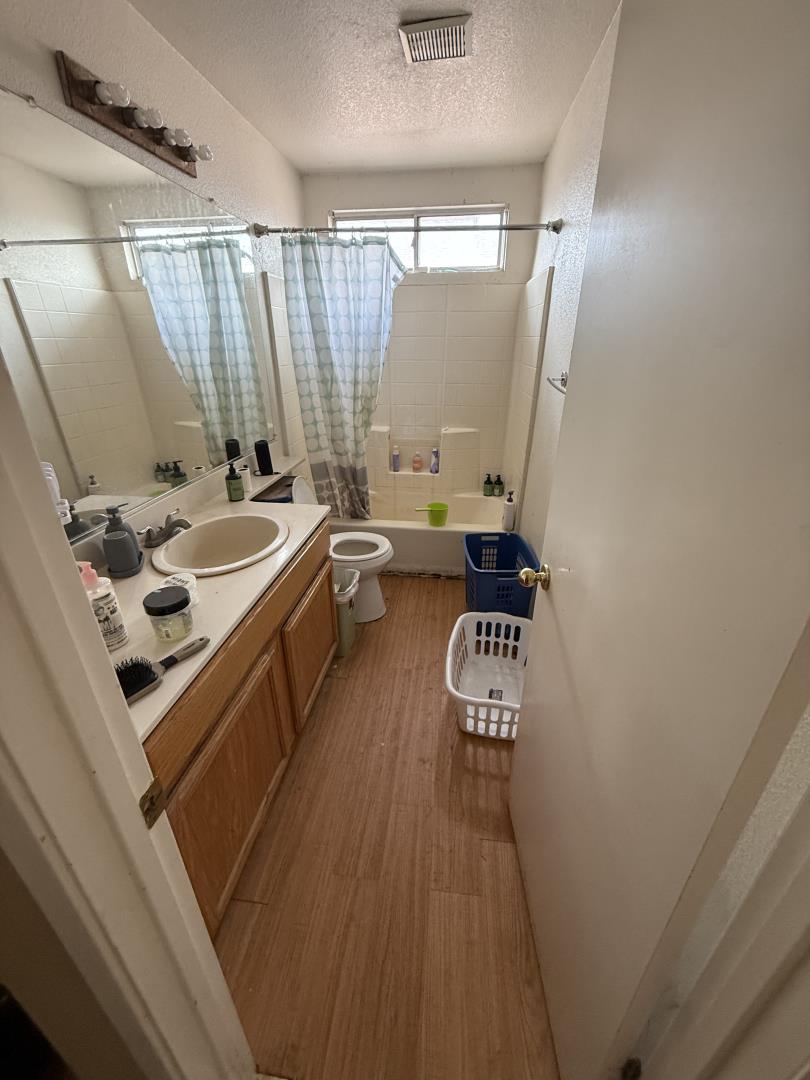 Detail Gallery Image 12 of 15 For 370 Carousel Dr, Vallejo,  CA 94589 - 3 Beds | 2/1 Baths