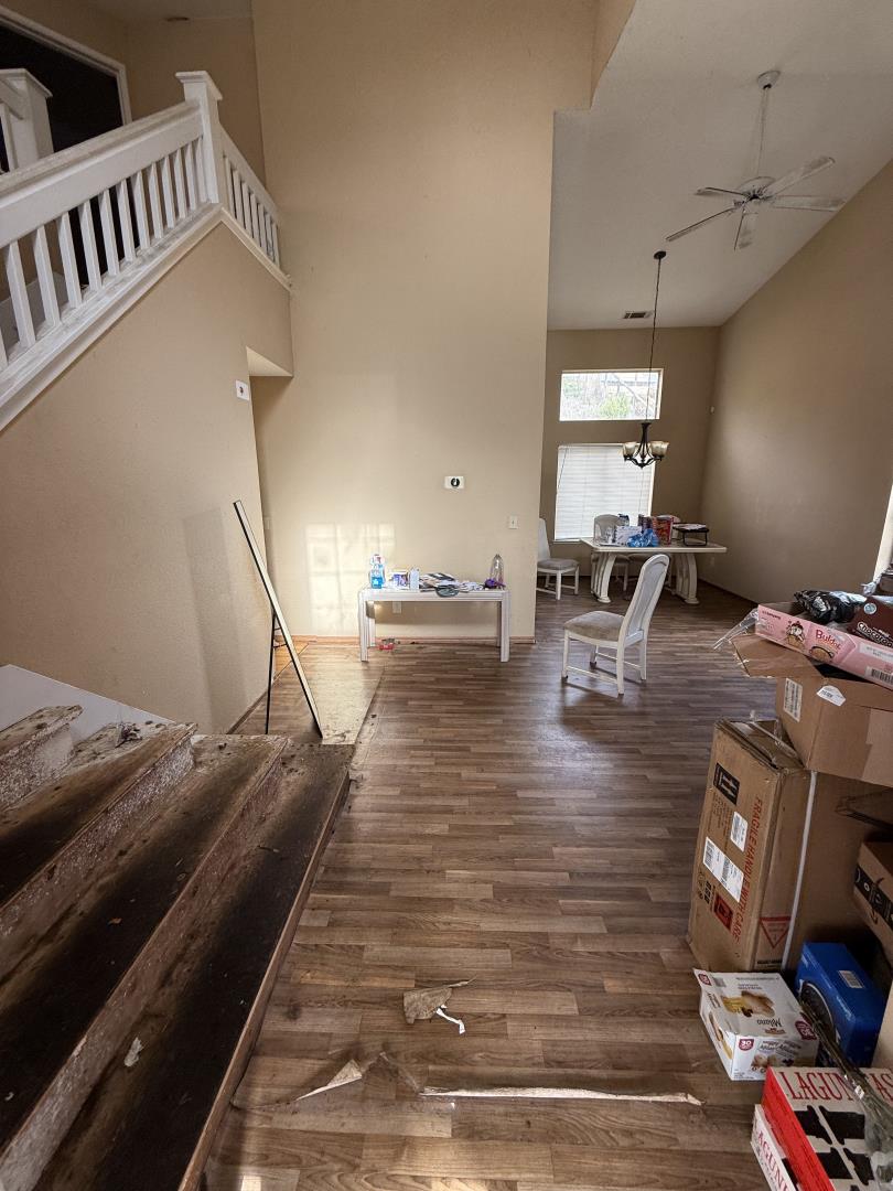 Detail Gallery Image 2 of 15 For 370 Carousel Dr, Vallejo,  CA 94589 - 3 Beds | 2/1 Baths