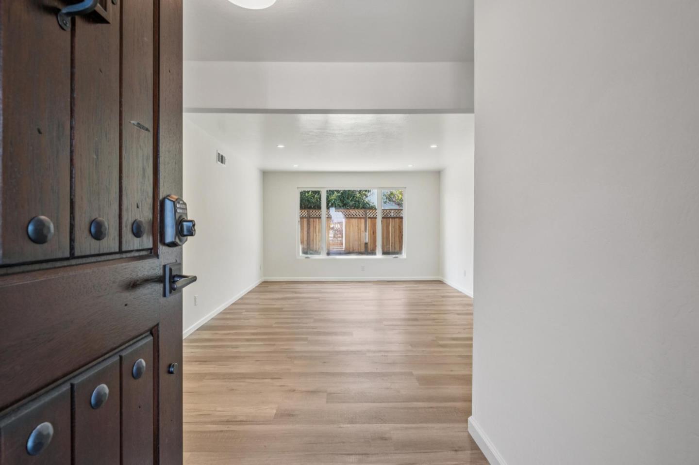 Detail Gallery Image 5 of 70 For 700 Gull Ave, Foster City,  CA 94404 - 3 Beds | 2 Baths