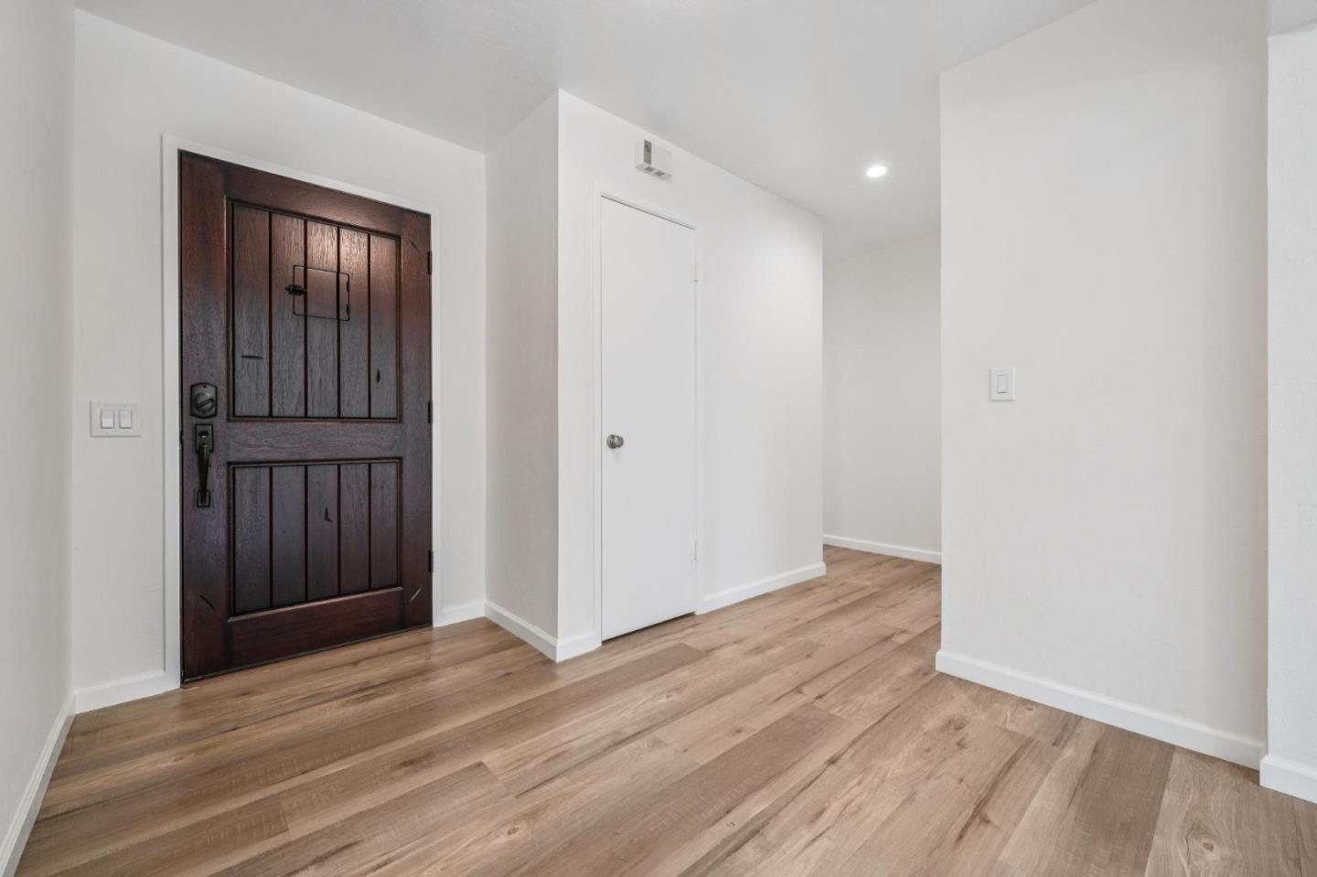 Detail Gallery Image 7 of 70 For 700 Gull Ave, Foster City,  CA 94404 - 3 Beds | 2 Baths