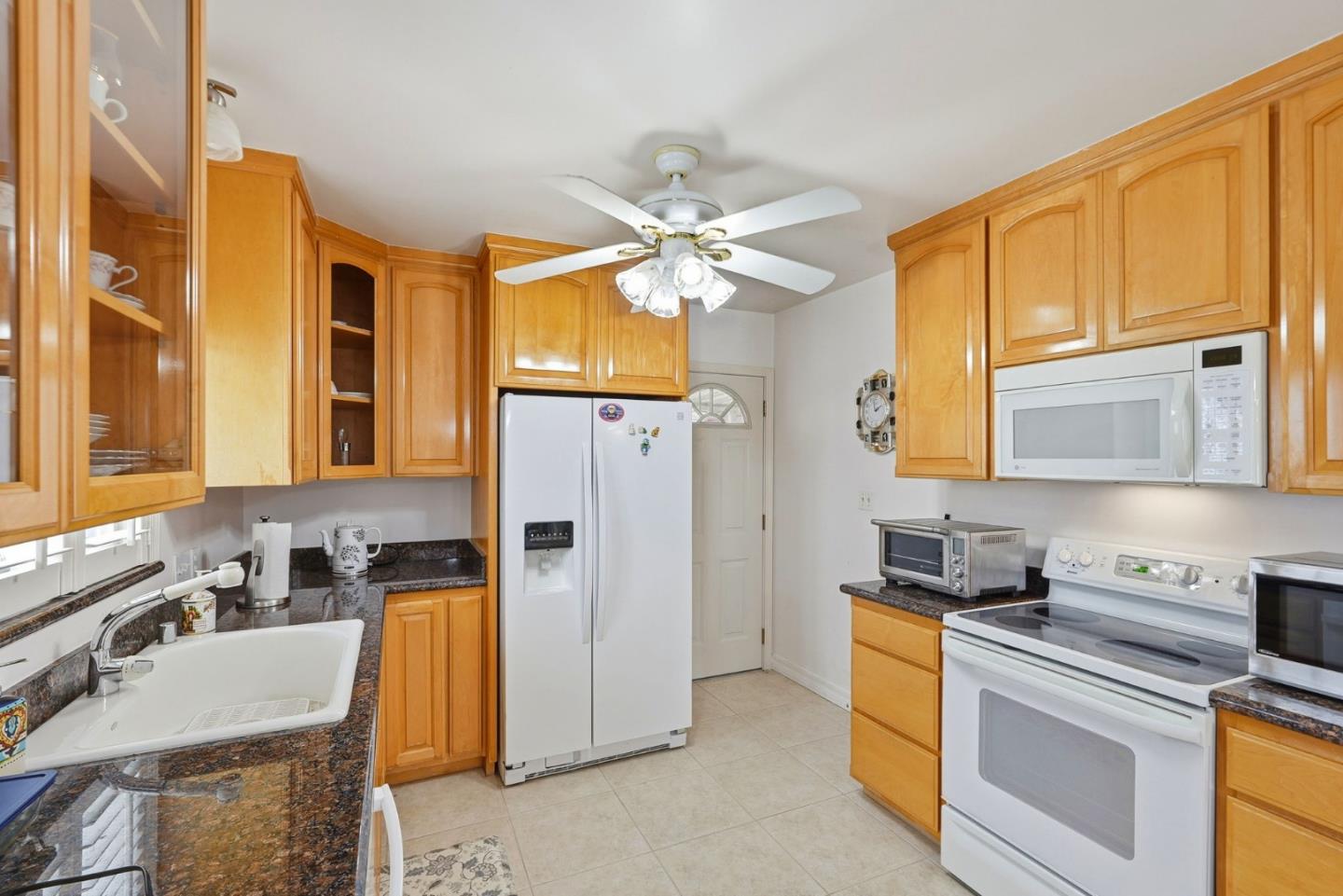 Detail Gallery Image 8 of 46 For 418 Sybil Ave, San Leandro,  CA 94577 - 2 Beds | 2 Baths