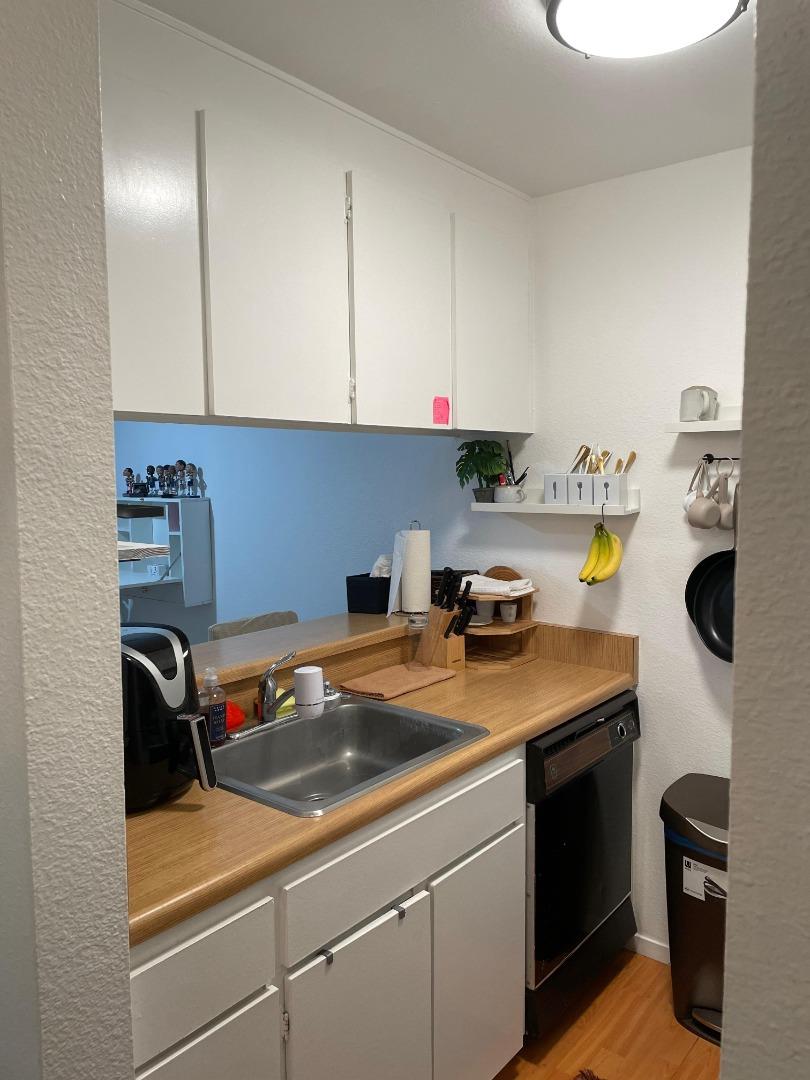 Detail Gallery Image 4 of 36 For 5232 Shelter Creek Ln, San Bruno,  CA 94066 - 0 Beds | 1 Baths