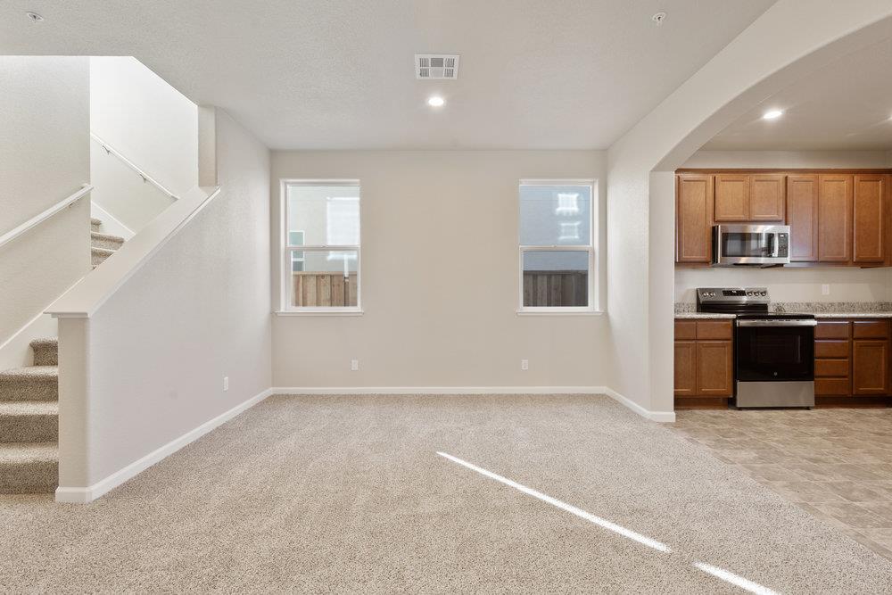 Detail Gallery Image 7 of 38 For 772 Livingston, King City,  CA 93930 - 4 Beds | 2/1 Baths