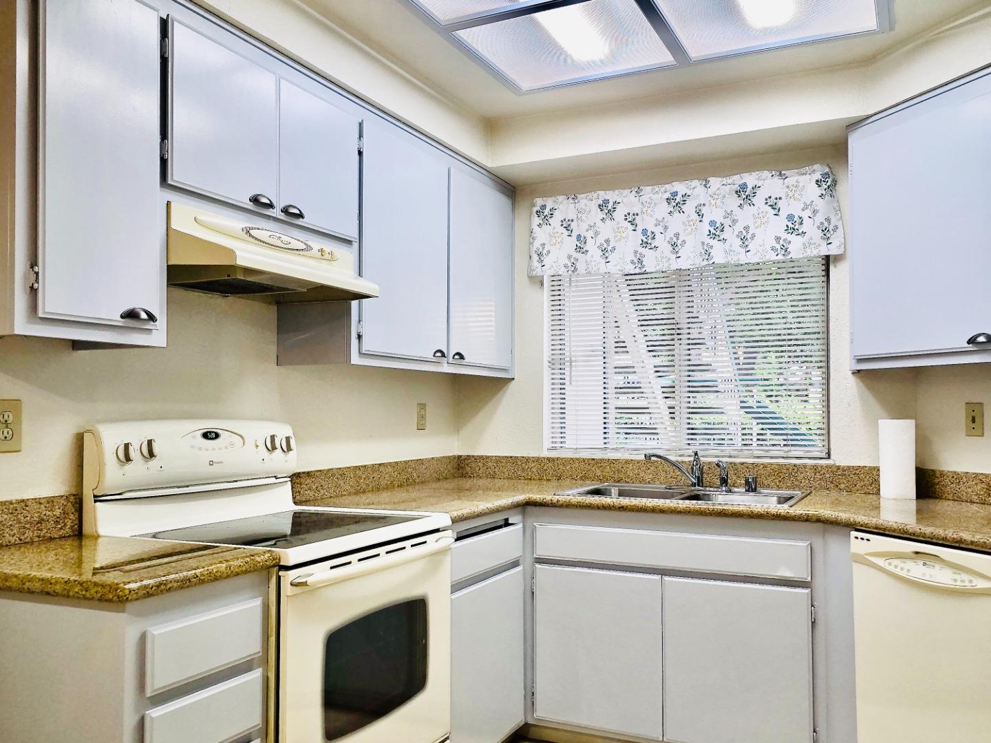 Detail Gallery Image 12 of 35 For 3064 Flint St #35,  Union City,  CA 94587 - 2 Beds | 2 Baths