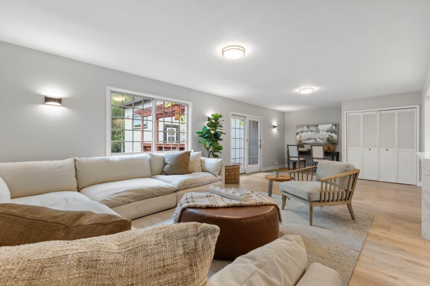 Detail Gallery Image 11 of 38 For 1416 Flores Dr, Pacifica,  CA 94044 - 4 Beds | 3 Baths