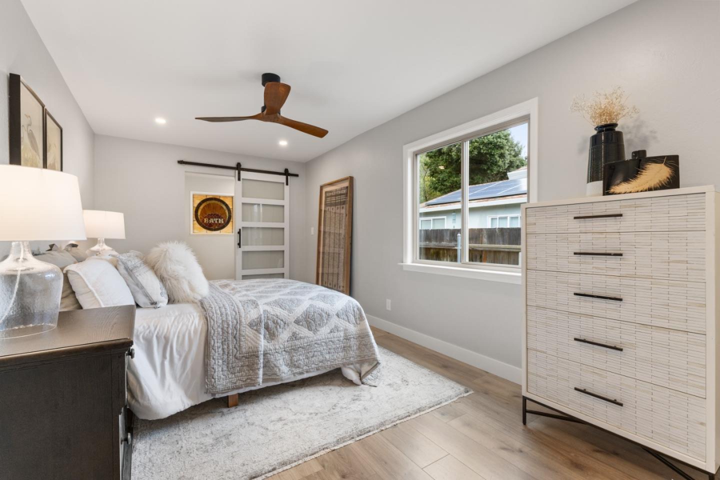 Detail Gallery Image 17 of 38 For 1416 Flores Dr, Pacifica,  CA 94044 - 4 Beds | 3 Baths