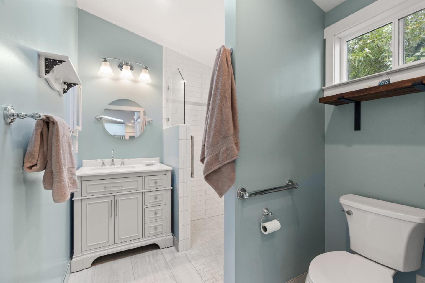 Detail Gallery Image 32 of 38 For 1416 Flores Dr, Pacifica,  CA 94044 - 4 Beds | 3 Baths