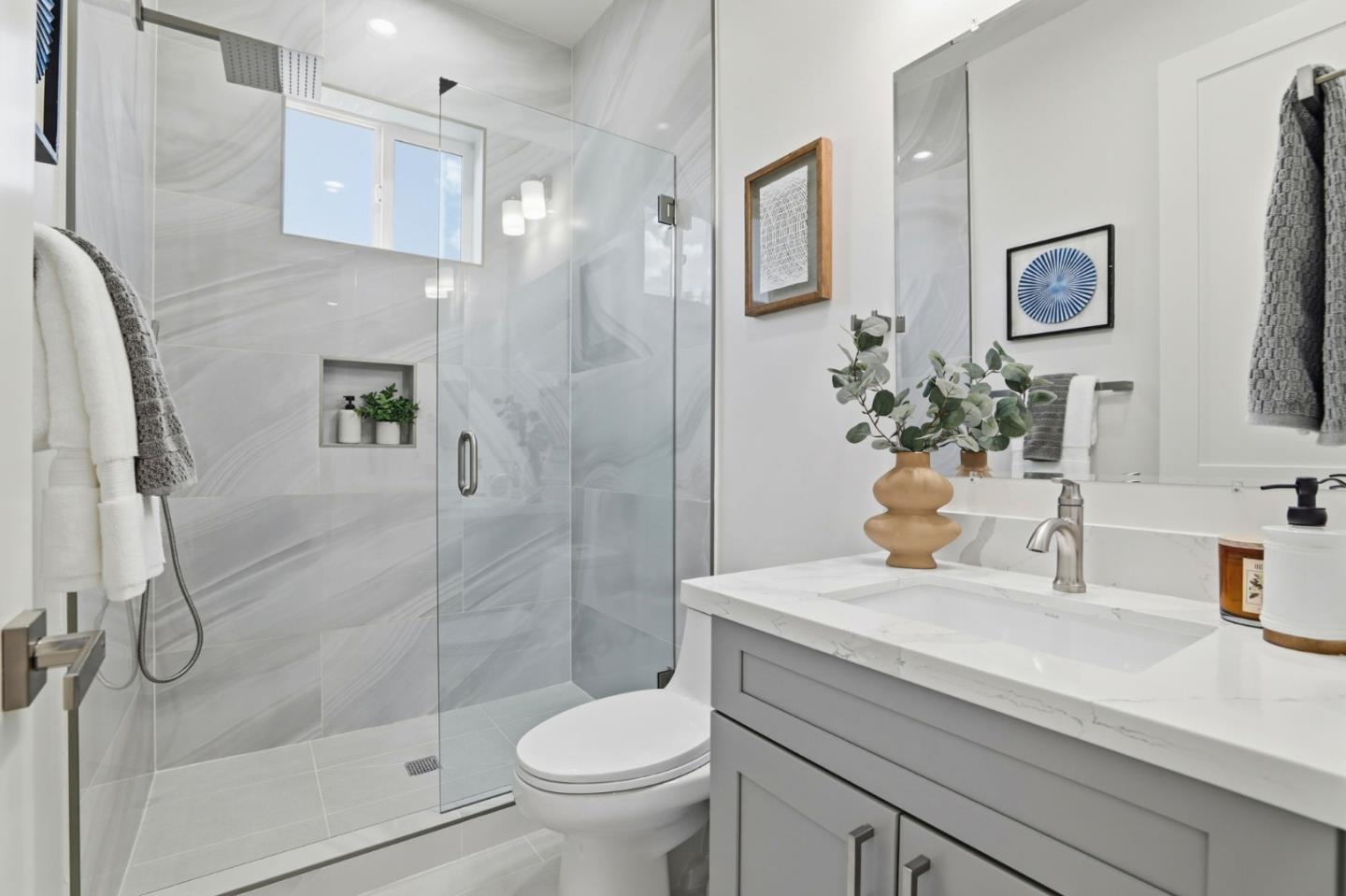 Detail Gallery Image 33 of 63 For 1685 Zinnia Ln, San Jose,  CA 95124 - 5 Beds | 5/1 Baths