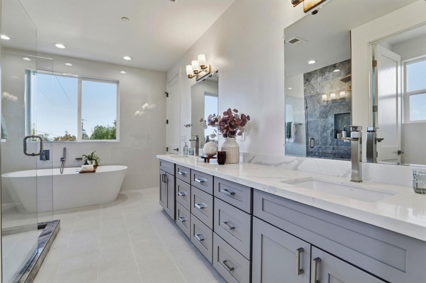 Detail Gallery Image 39 of 63 For 1685 Zinnia Ln, San Jose,  CA 95124 - 5 Beds | 5/1 Baths