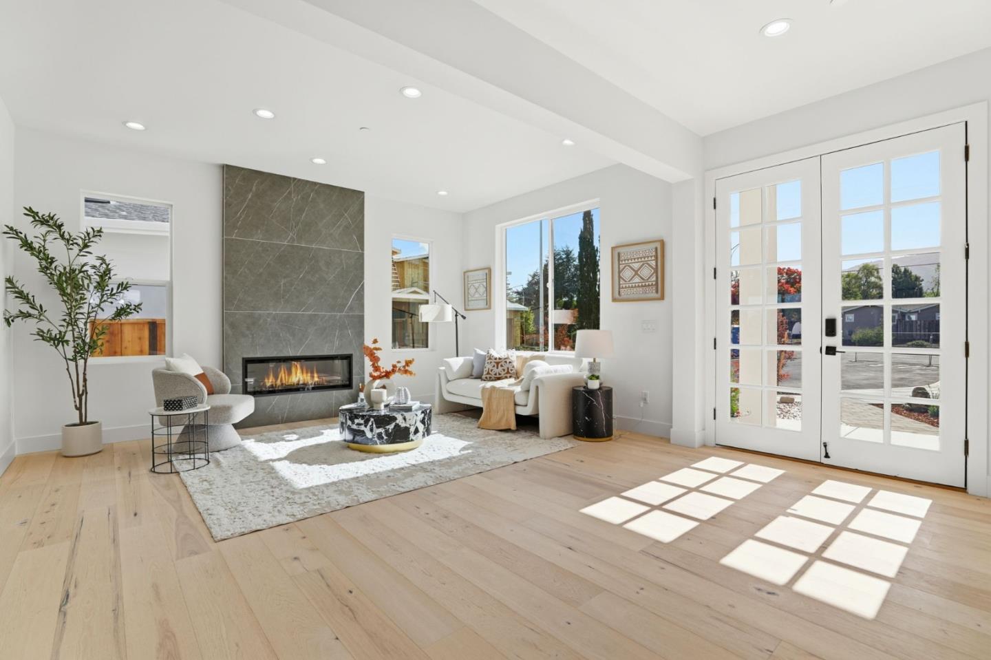 Detail Gallery Image 4 of 63 For 1685 Zinnia Ln, San Jose,  CA 95124 - 5 Beds | 5/1 Baths