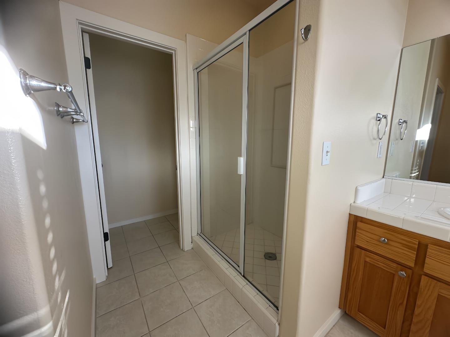 Detail Gallery Image 12 of 22 For 841 Lawrence Dr, Gilroy,  CA 95020 - 4 Beds | 3 Baths