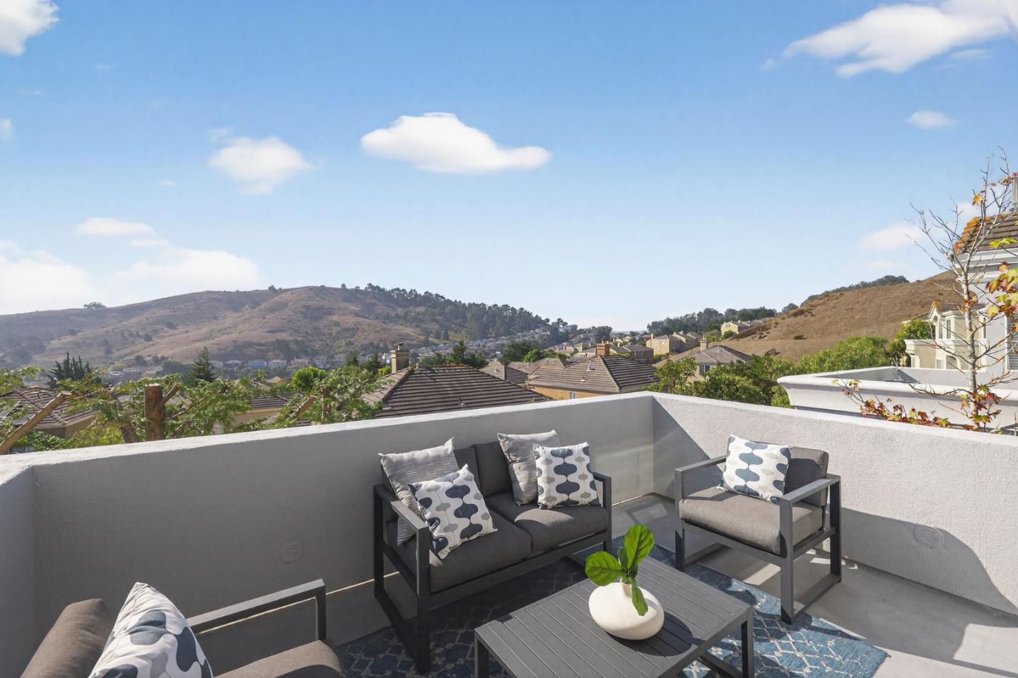 Detail Gallery Image 19 of 55 For 83 Parkgrove Dr, South San Francisco,  CA 94080 - 4 Beds | 2/1 Baths