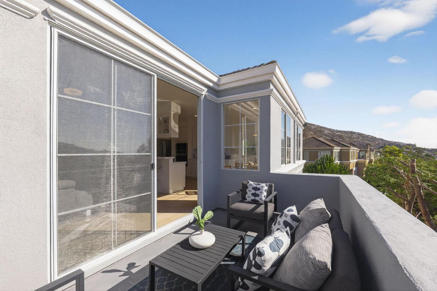 Detail Gallery Image 20 of 55 For 83 Parkgrove Dr, South San Francisco,  CA 94080 - 4 Beds | 2/1 Baths