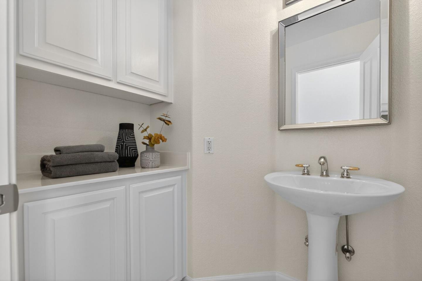 Detail Gallery Image 21 of 55 For 83 Parkgrove Dr, South San Francisco,  CA 94080 - 4 Beds | 2/1 Baths