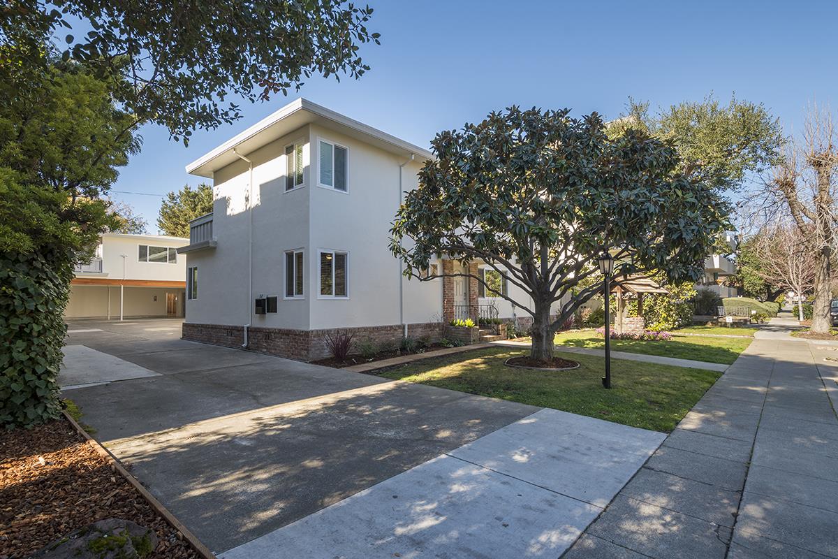 Detail Gallery Image 3 of 15 For 22 Duane St, Redwood City,  CA 94062 - – Beds | – Baths