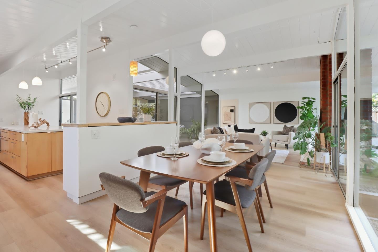 Detail Gallery Image 10 of 35 For 6179 Shadygrove, Cupertino,  CA 95014 - 4 Beds | 2 Baths