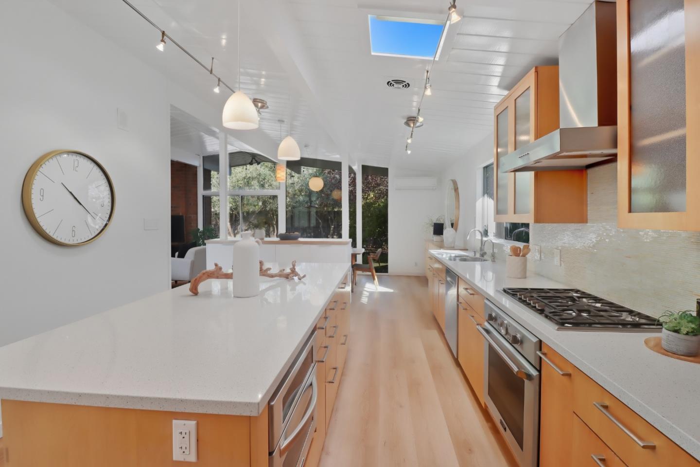 Detail Gallery Image 14 of 35 For 6179 Shadygrove, Cupertino,  CA 95014 - 4 Beds | 2 Baths