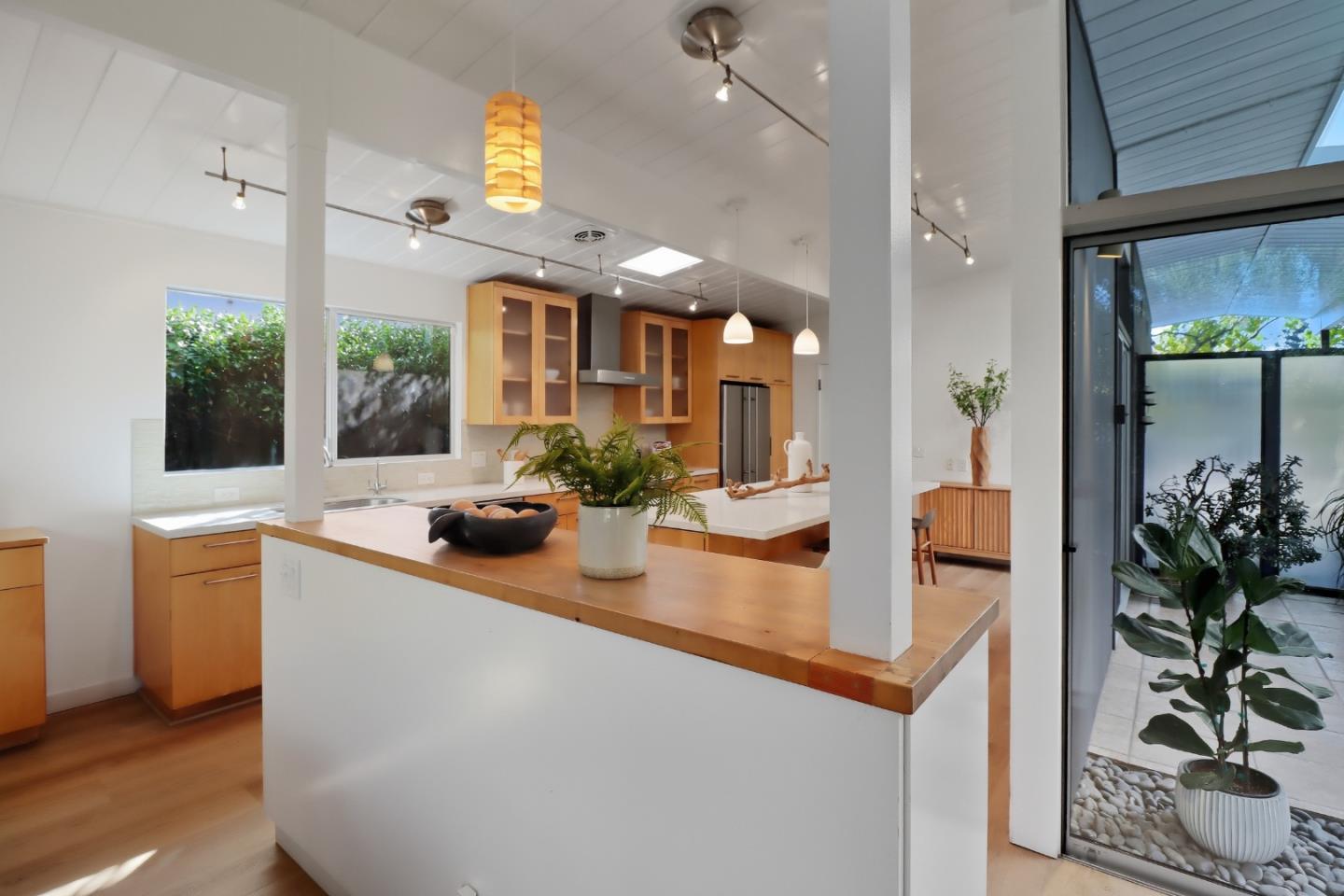 Detail Gallery Image 15 of 35 For 6179 Shadygrove, Cupertino,  CA 95014 - 4 Beds | 2 Baths