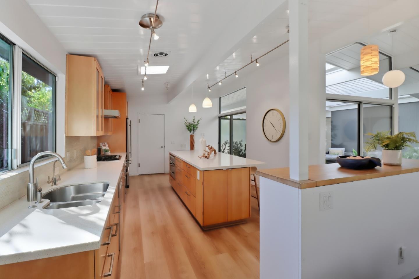 Detail Gallery Image 16 of 35 For 6179 Shadygrove, Cupertino,  CA 95014 - 4 Beds | 2 Baths