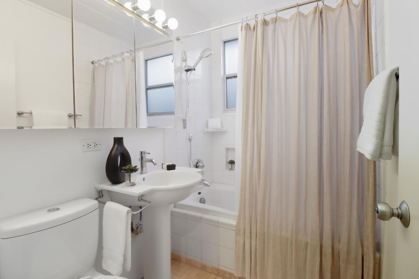 Detail Gallery Image 26 of 35 For 6179 Shadygrove, Cupertino,  CA 95014 - 4 Beds | 2 Baths