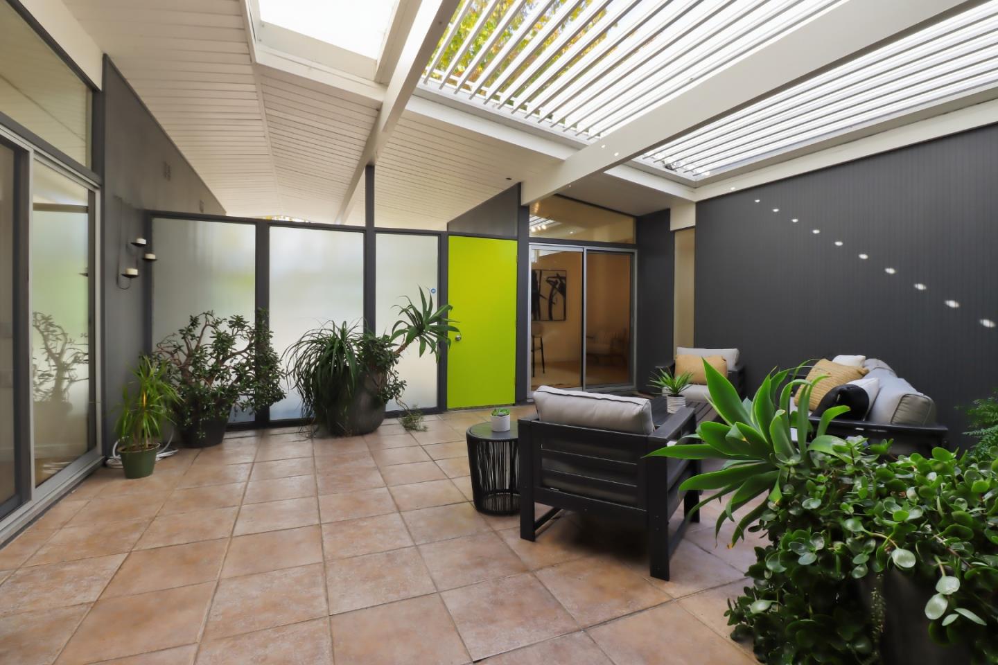 Detail Gallery Image 4 of 35 For 6179 Shadygrove, Cupertino,  CA 95014 - 4 Beds | 2 Baths