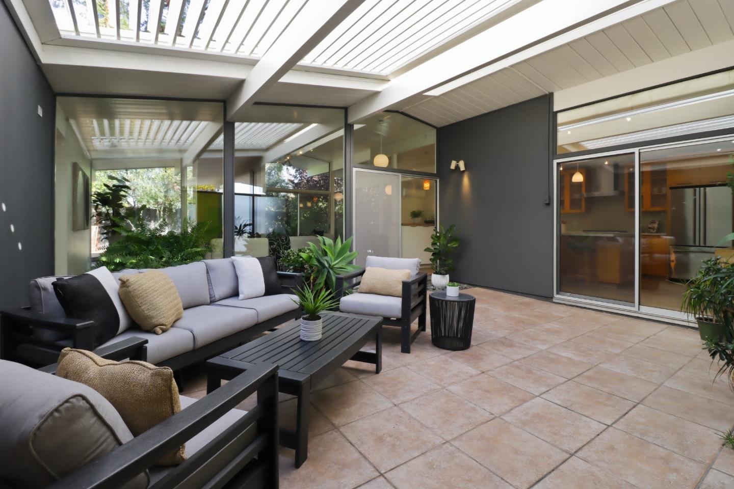 Detail Gallery Image 6 of 35 For 6179 Shadygrove, Cupertino,  CA 95014 - 4 Beds | 2 Baths