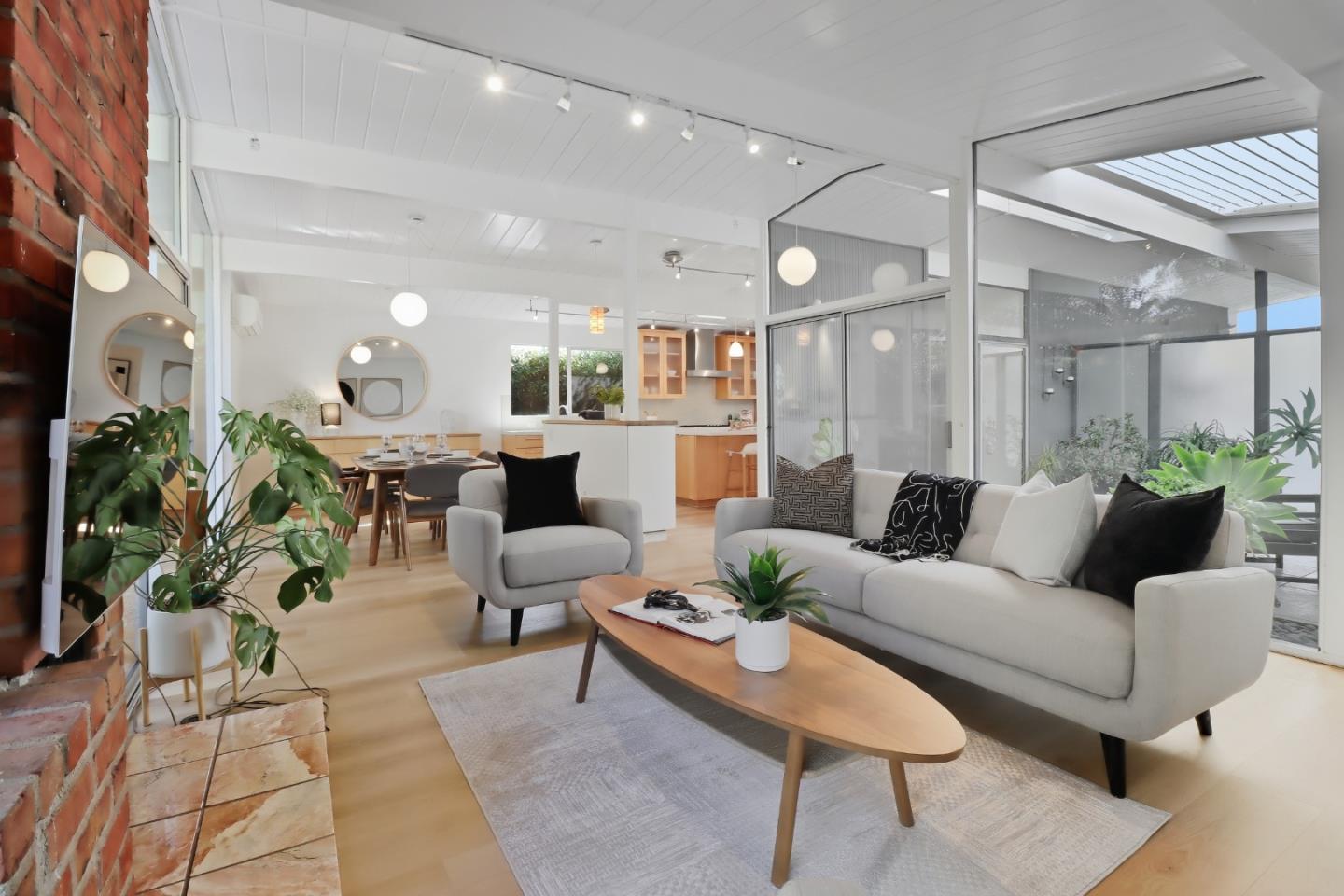 Detail Gallery Image 9 of 35 For 6179 Shadygrove, Cupertino,  CA 95014 - 4 Beds | 2 Baths