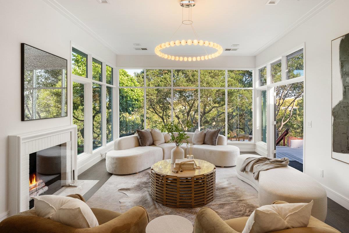 Detail Gallery Image 12 of 34 For 745 Endfield Way, Hillsborough,  CA 94010 - 4 Beds | 3 Baths