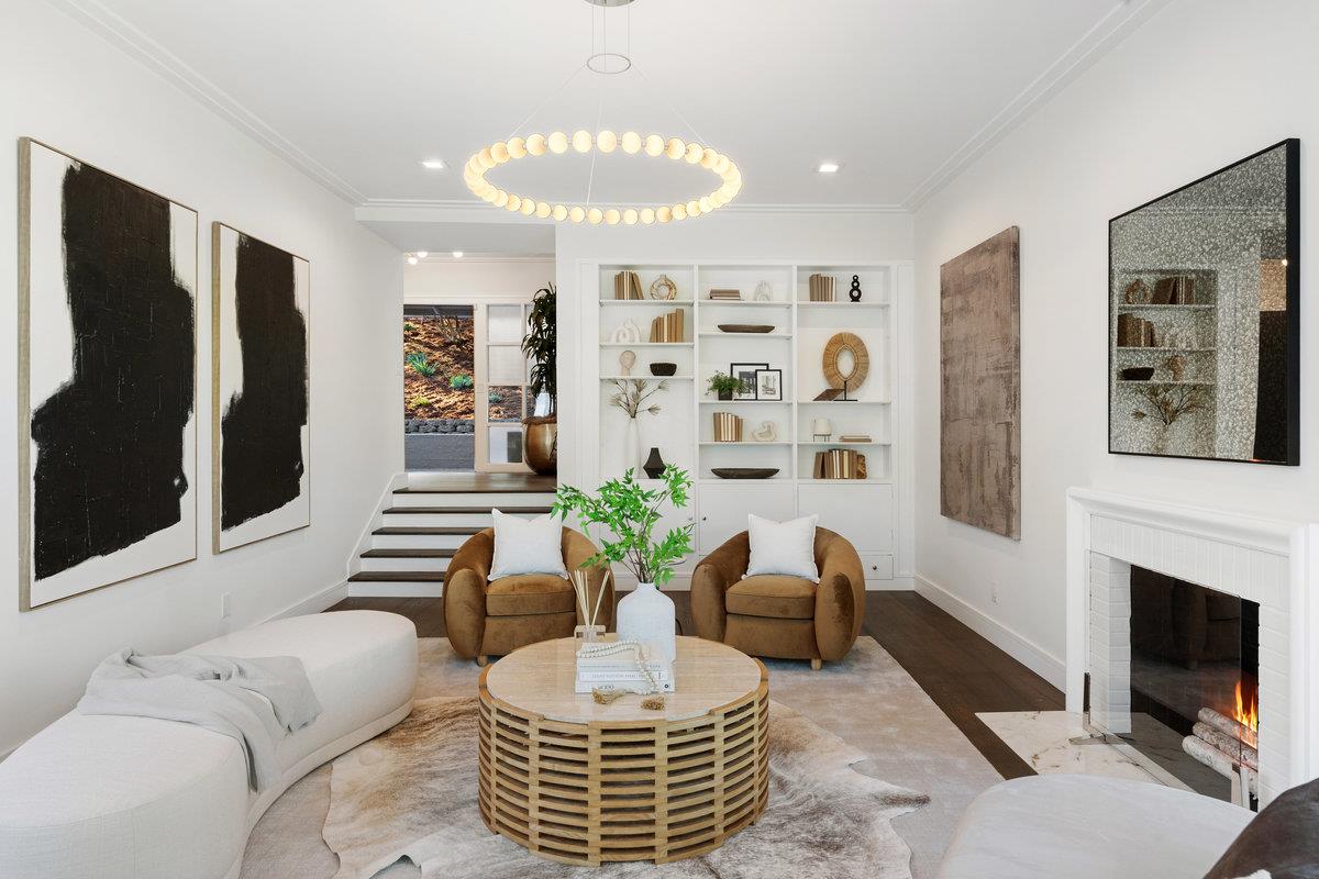 Detail Gallery Image 13 of 34 For 745 Endfield Way, Hillsborough,  CA 94010 - 4 Beds | 3 Baths