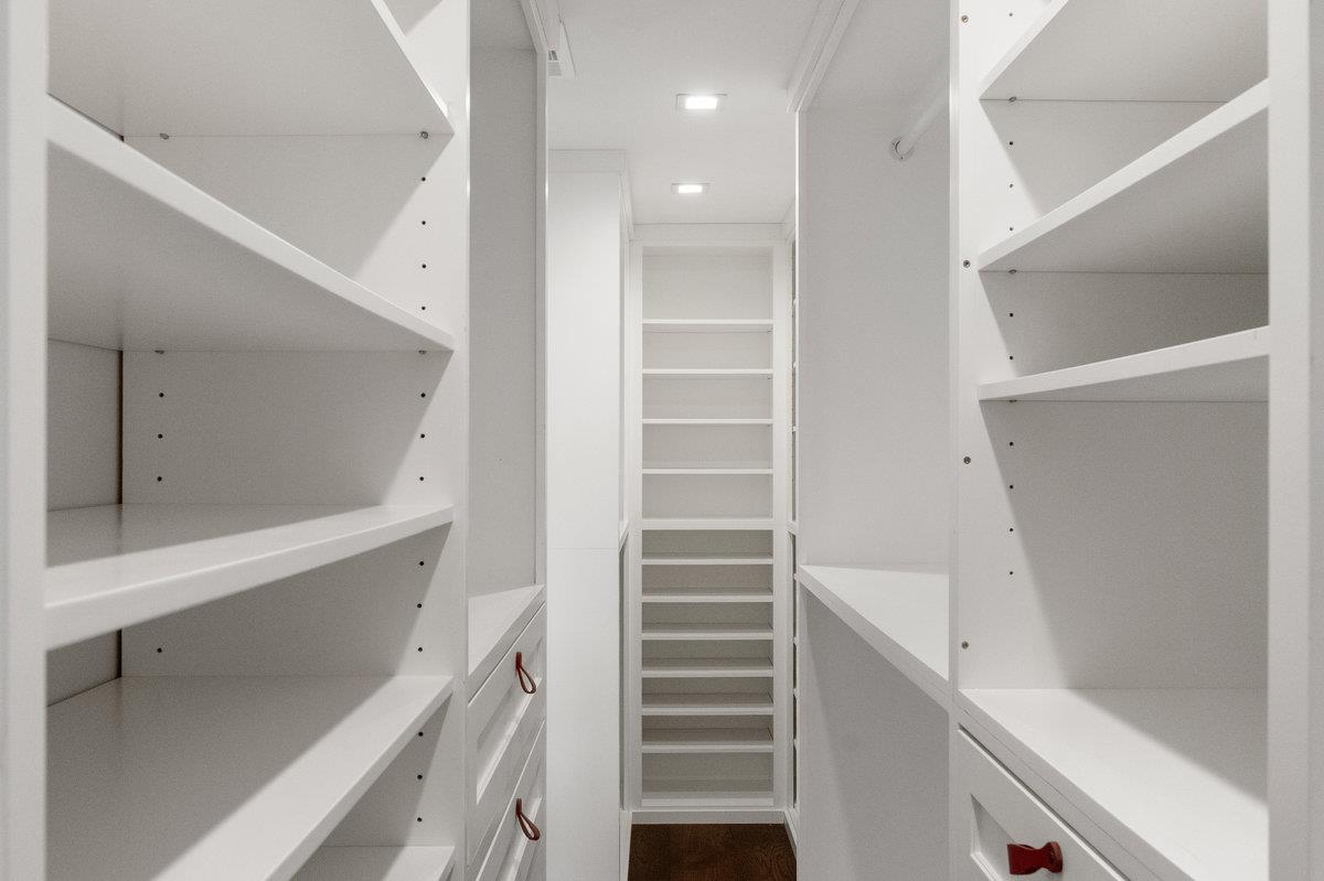 Detail Gallery Image 17 of 34 For 745 Endfield Way, Hillsborough,  CA 94010 - 4 Beds | 3 Baths