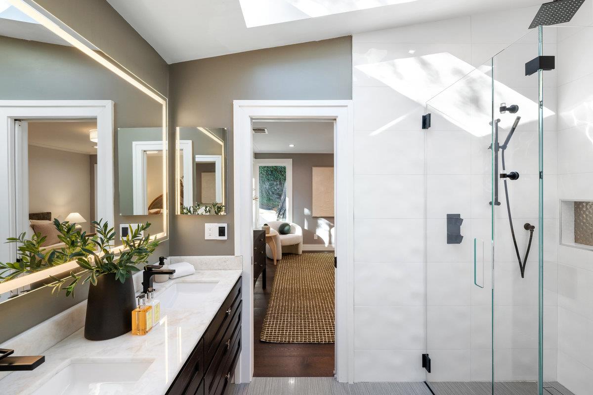 Detail Gallery Image 19 of 34 For 745 Endfield Way, Hillsborough,  CA 94010 - 4 Beds | 3 Baths