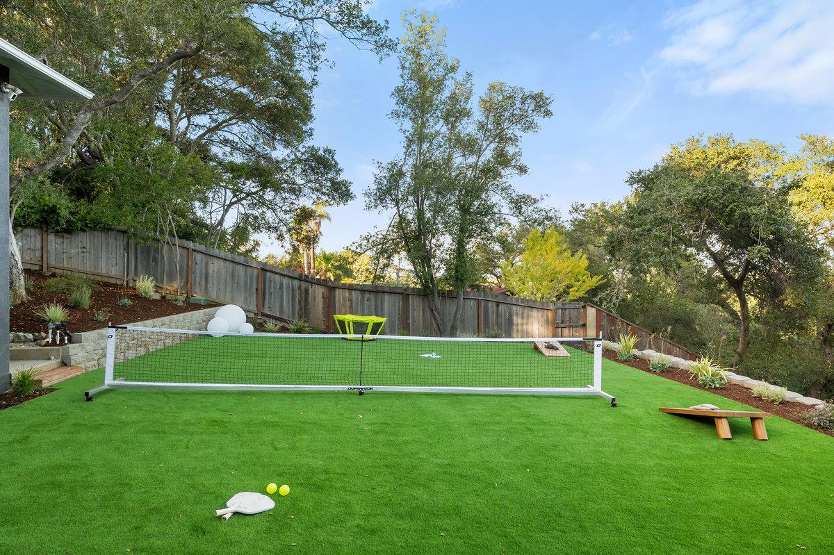 Detail Gallery Image 29 of 34 For 745 Endfield Way, Hillsborough,  CA 94010 - 4 Beds | 3 Baths