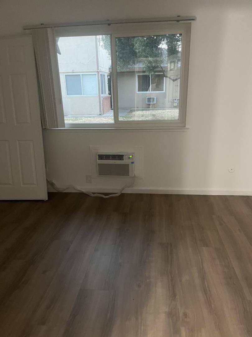 Detail Gallery Image 11 of 12 For 905 Carro Dr, Sacramento,  CA 95825 - – Beds | – Baths