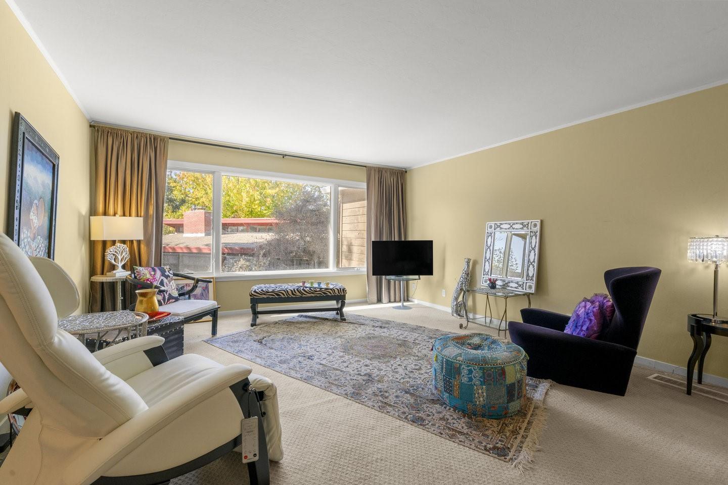 Detail Gallery Image 12 of 44 For 80 Hilltop Dr, San Carlos,  CA 94070 - 2 Beds | 1 Baths