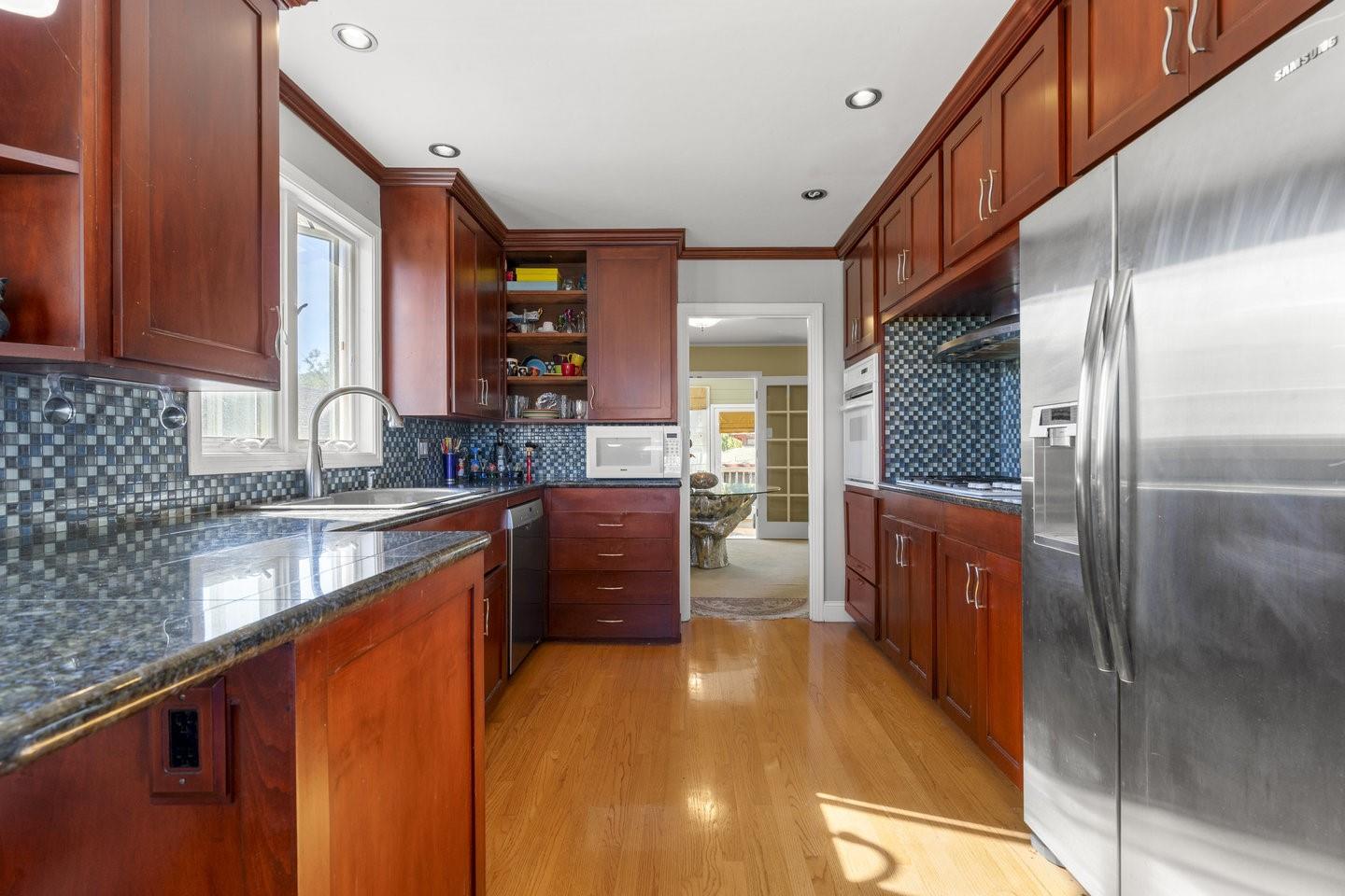 Detail Gallery Image 19 of 44 For 80 Hilltop Dr, San Carlos,  CA 94070 - 2 Beds | 1 Baths