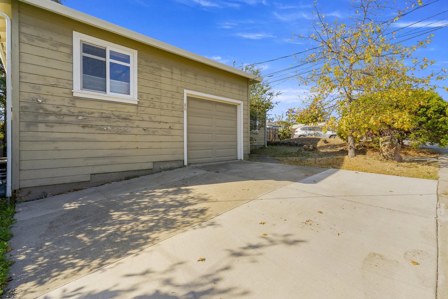 Detail Gallery Image 3 of 44 For 80 Hilltop Dr, San Carlos,  CA 94070 - 2 Beds | 1 Baths