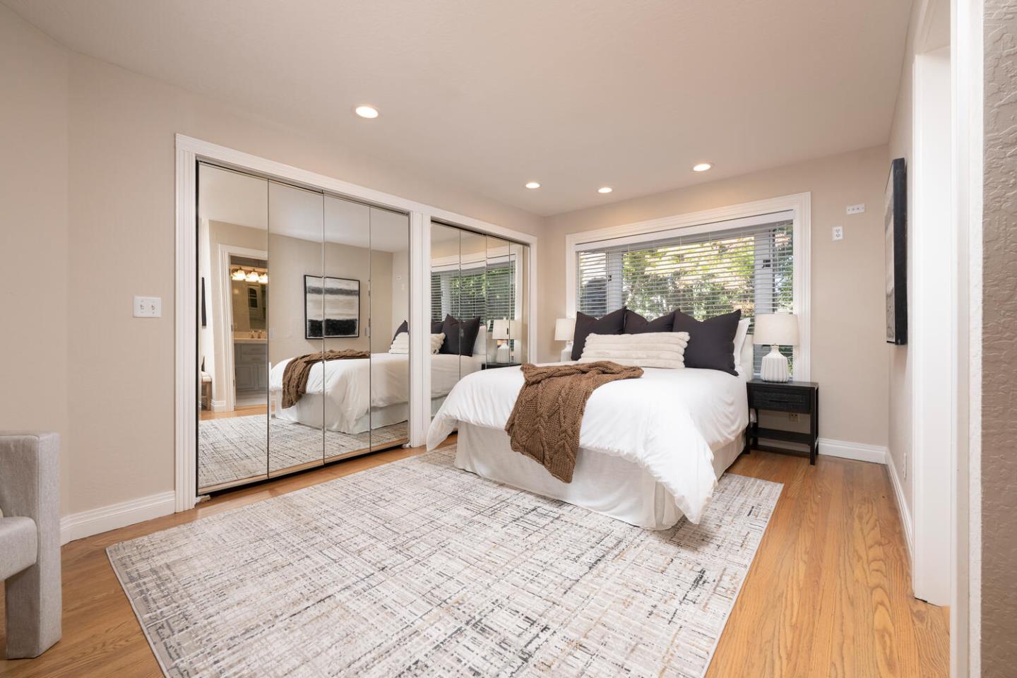 Detail Gallery Image 11 of 31 For 7 Montana Ln, Menlo Park,  CA 94025 - 3 Beds | 2/1 Baths