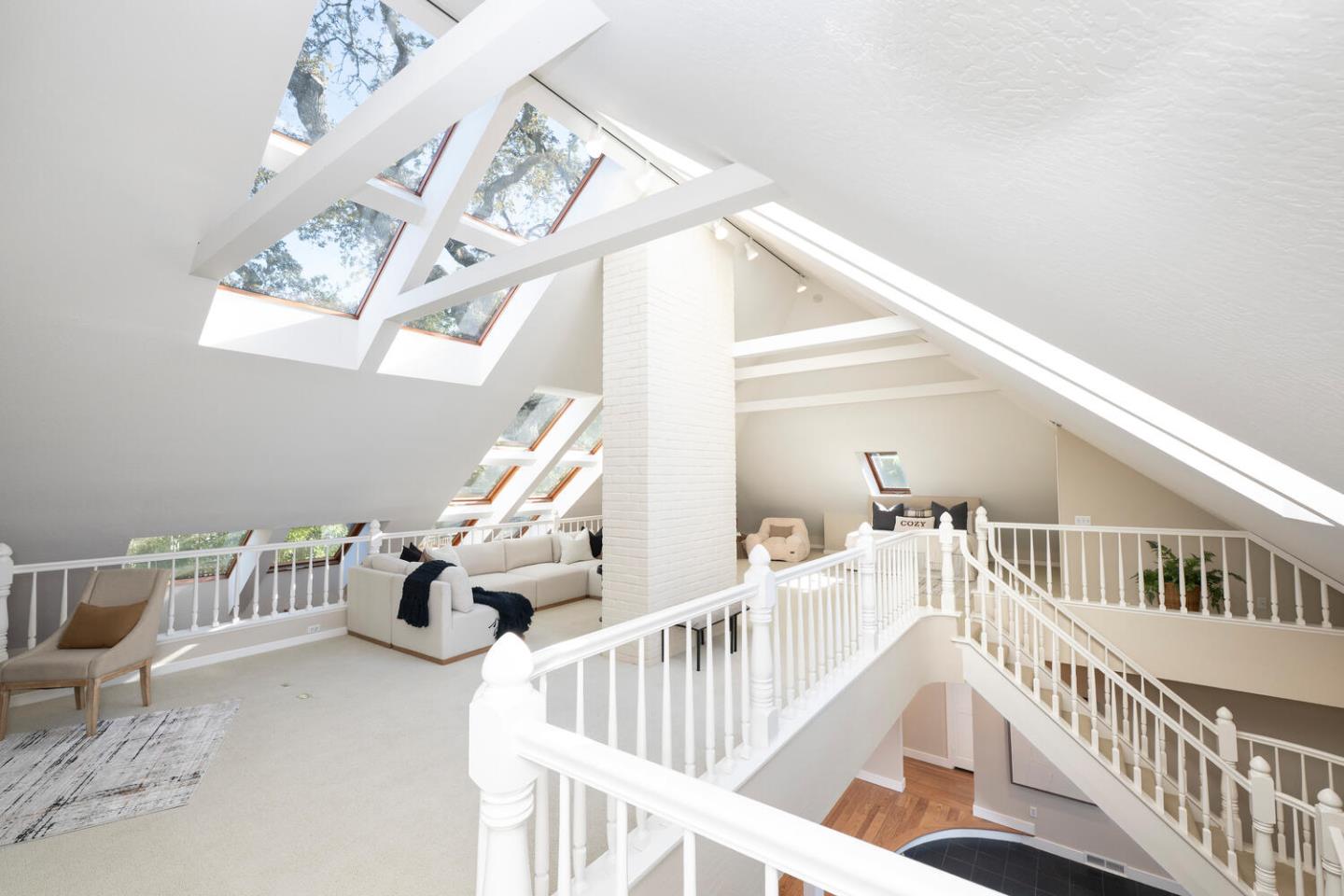 Detail Gallery Image 17 of 31 For 7 Montana Ln, Menlo Park,  CA 94025 - 3 Beds | 2/1 Baths