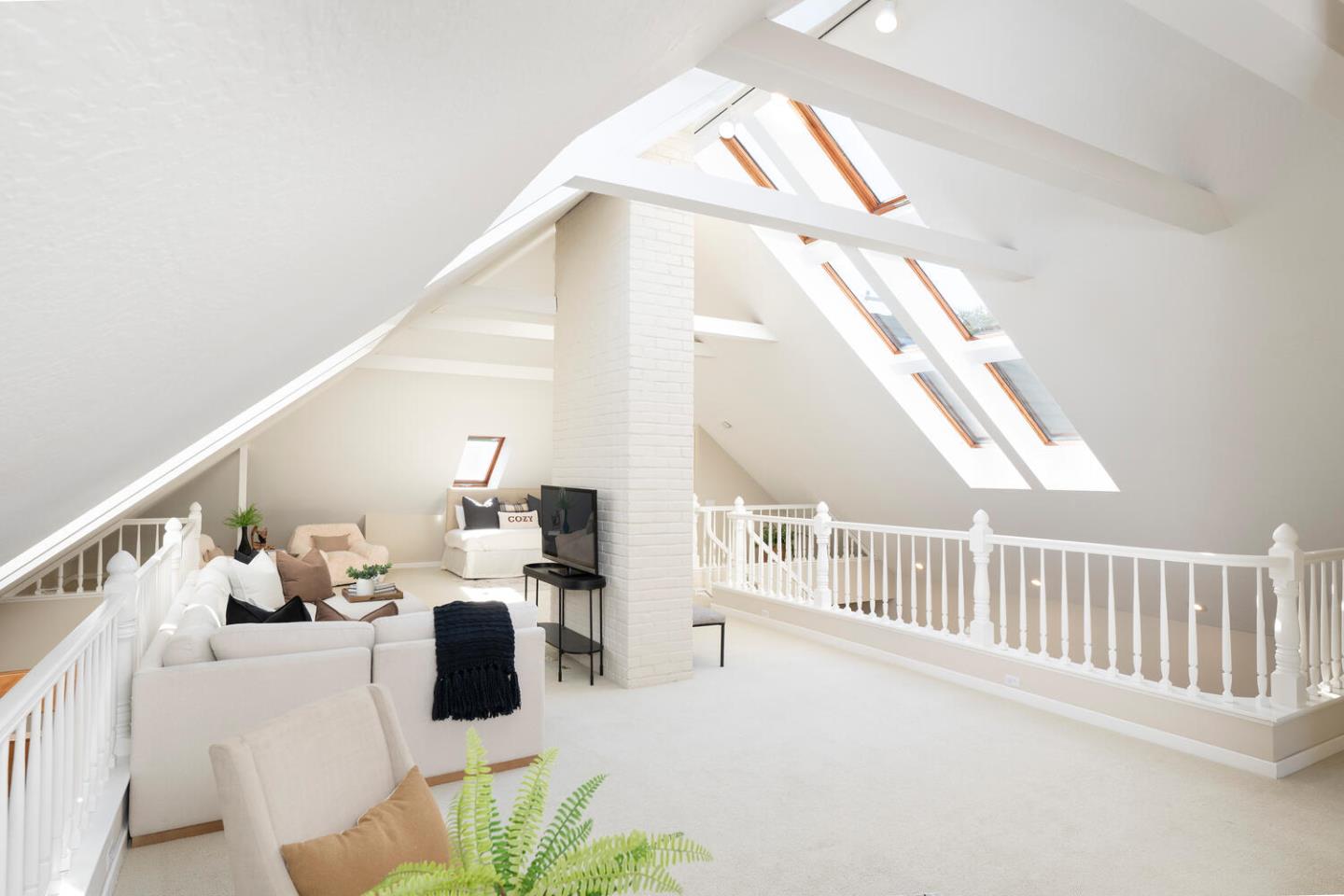 Detail Gallery Image 19 of 31 For 7 Montana Ln, Menlo Park,  CA 94025 - 3 Beds | 2/1 Baths