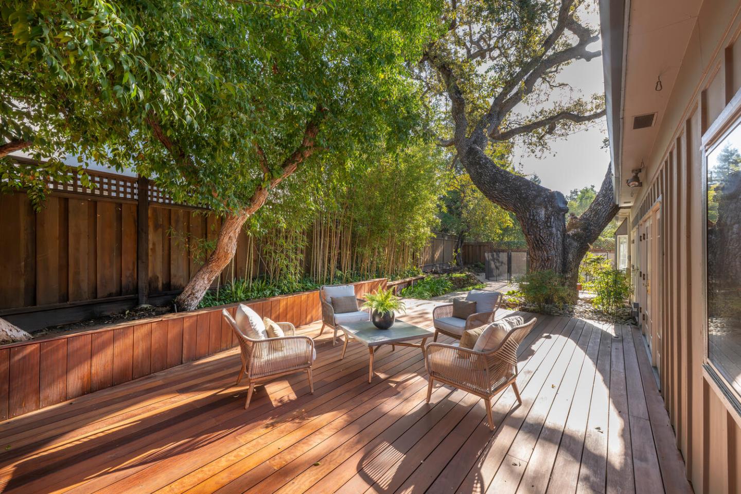 Detail Gallery Image 24 of 31 For 7 Montana Ln, Menlo Park,  CA 94025 - 3 Beds | 2/1 Baths