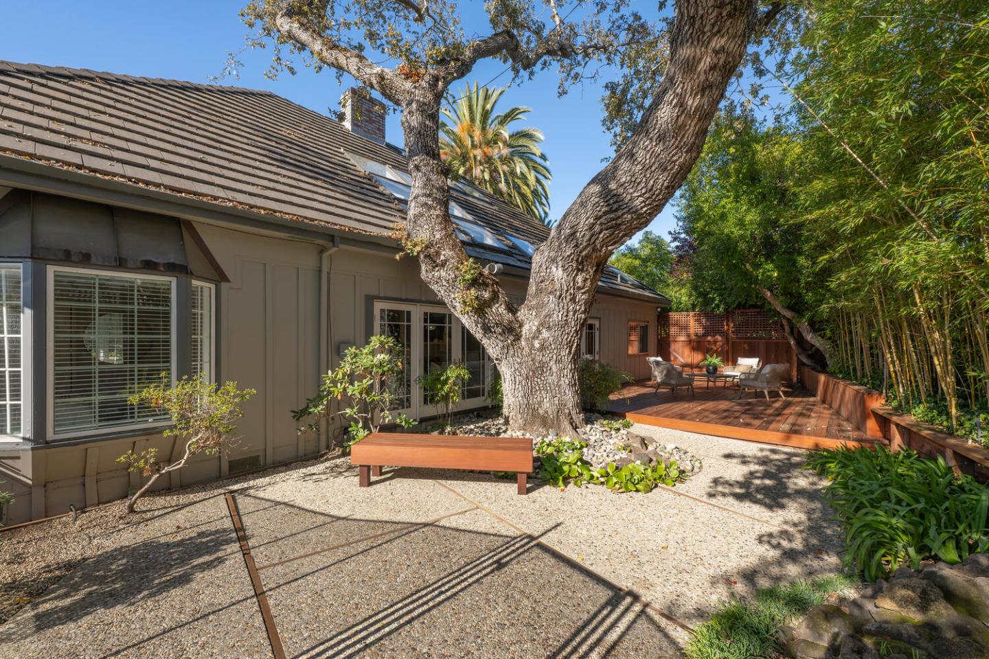 Detail Gallery Image 25 of 31 For 7 Montana Ln, Menlo Park,  CA 94025 - 3 Beds | 2/1 Baths