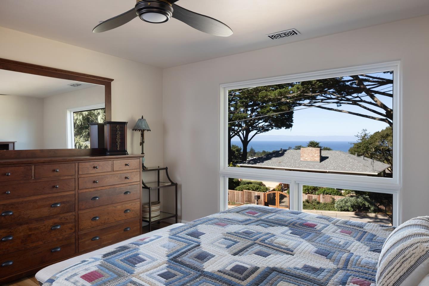 Detail Gallery Image 14 of 26 For 307 Bishop Ave, Pacific Grove,  CA 93950 - 3 Beds | 2 Baths
