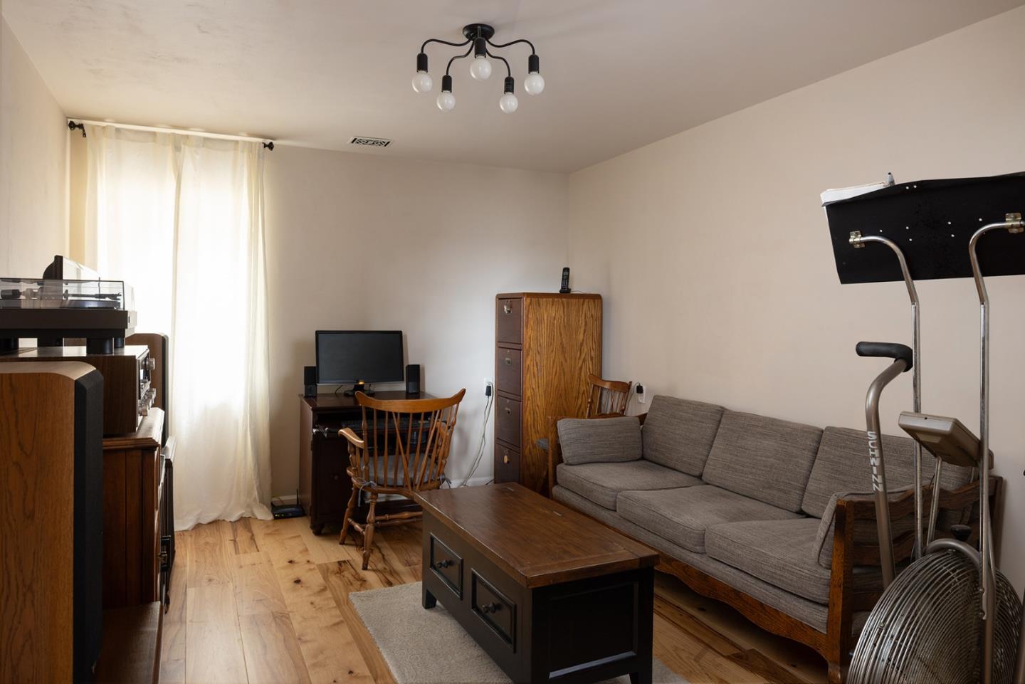 Detail Gallery Image 18 of 26 For 307 Bishop Ave, Pacific Grove,  CA 93950 - 3 Beds | 2 Baths