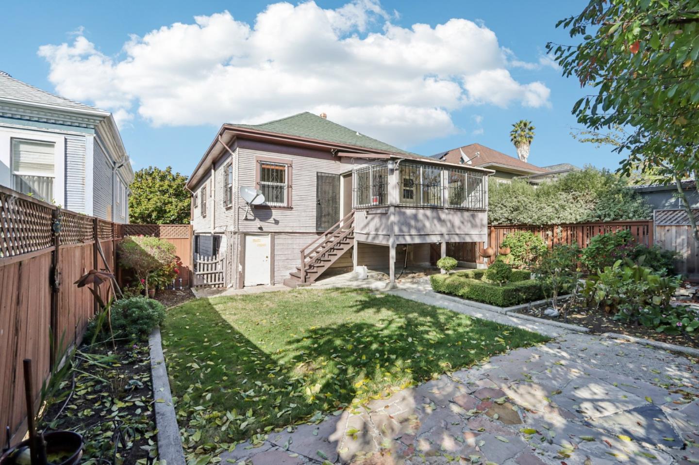 Detail Gallery Image 3 of 19 For 641 63rd St, Oakland,  CA 94609 - 2 Beds | 1 Baths