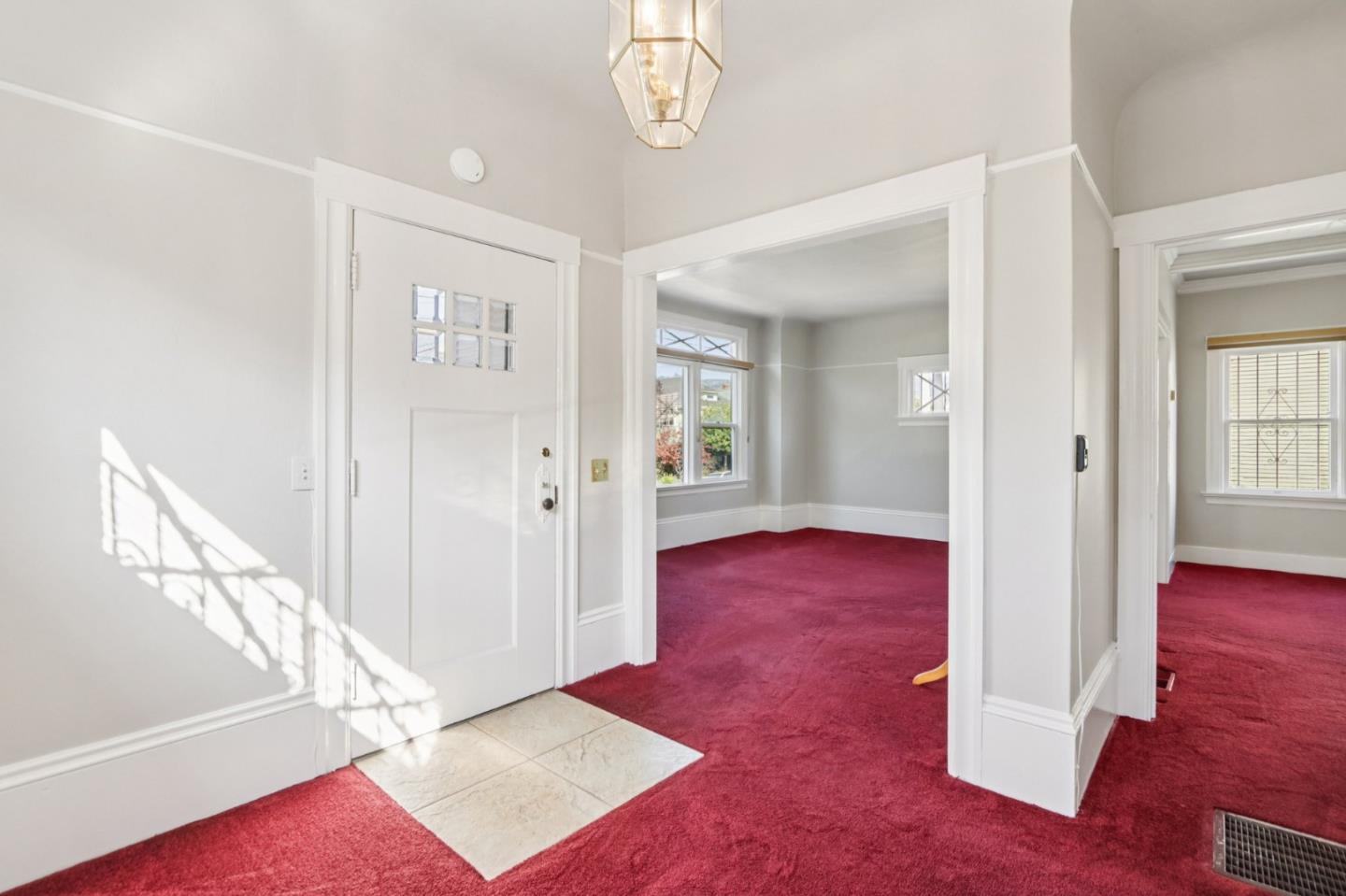 Detail Gallery Image 7 of 19 For 641 63rd St, Oakland,  CA 94609 - 2 Beds | 1 Baths