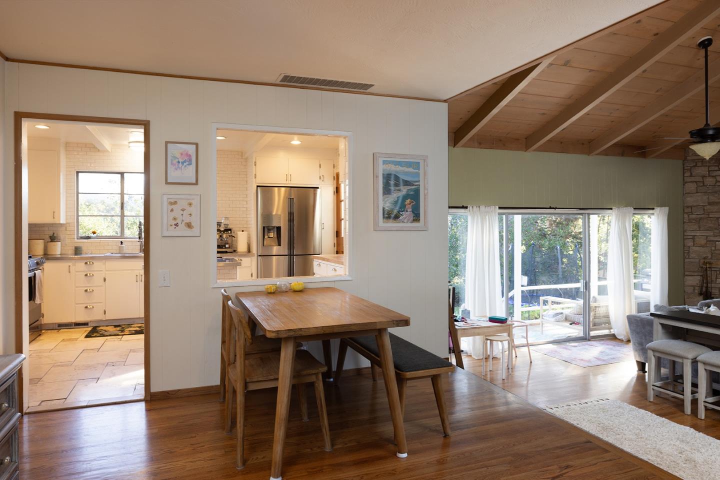 Detail Gallery Image 10 of 25 For 26027 Mesa Dr, Carmel,  CA 93923 - 3 Beds | 2 Baths