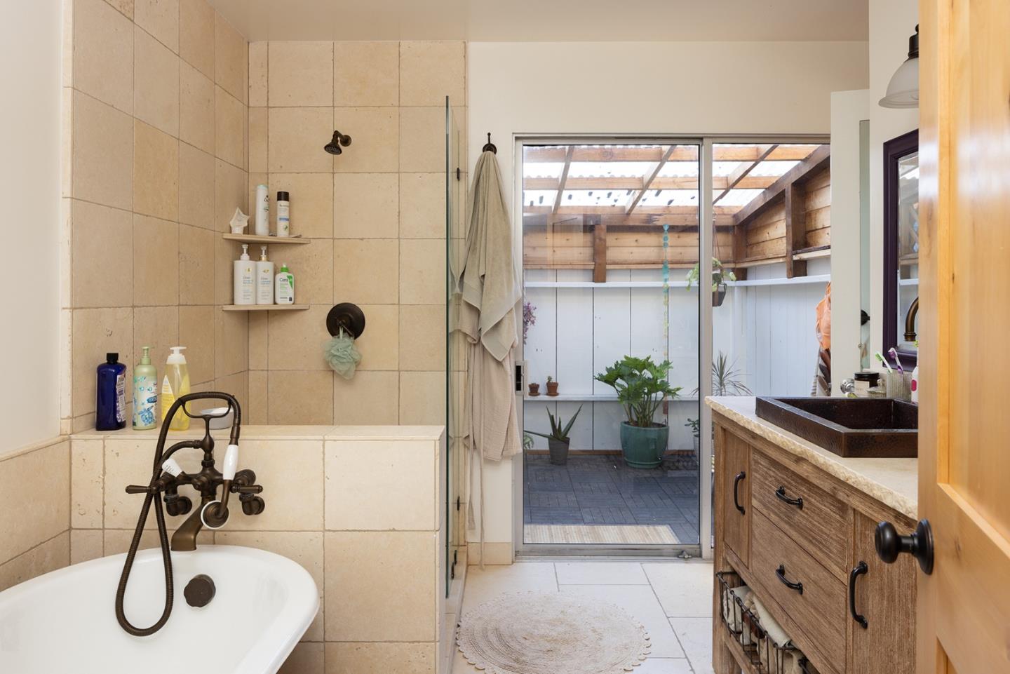 Detail Gallery Image 17 of 25 For 26027 Mesa Dr, Carmel,  CA 93923 - 3 Beds | 2 Baths