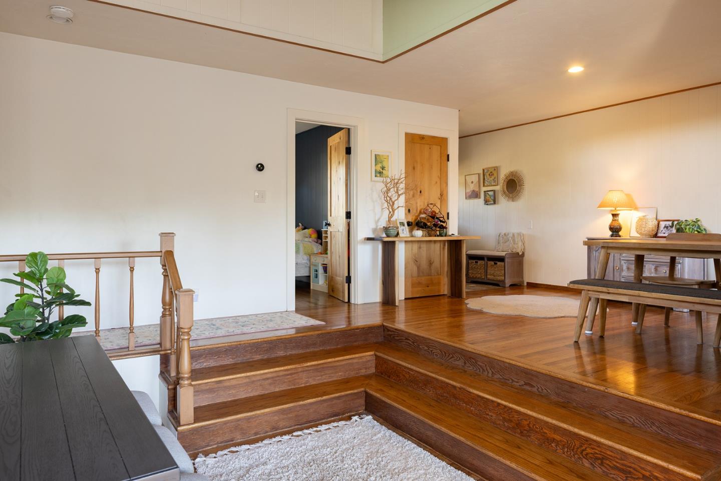 Detail Gallery Image 8 of 25 For 26027 Mesa Dr, Carmel,  CA 93923 - 3 Beds | 2 Baths