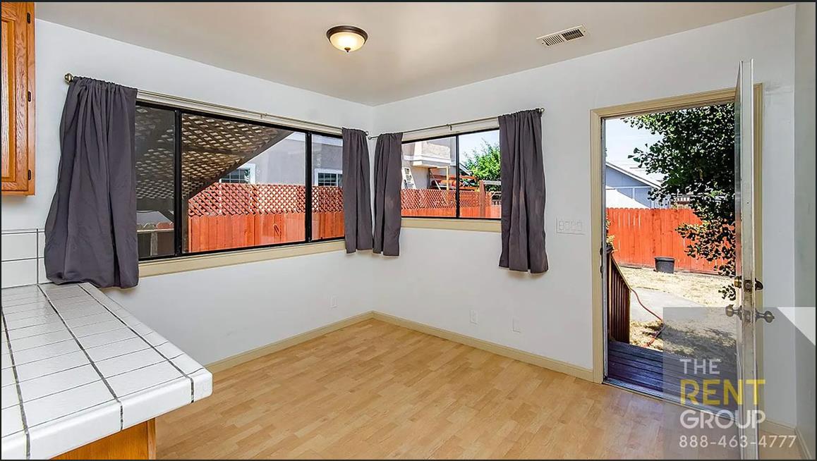 Detail Gallery Image 8 of 21 For 242 Jackson Ave, Redwood City,  CA 94061 - 2 Beds | 1 Baths